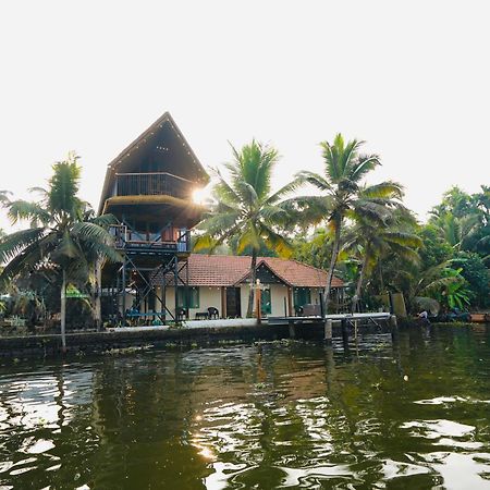 Tulsi Kayal Retreat Apartment Champakulam Exterior photo