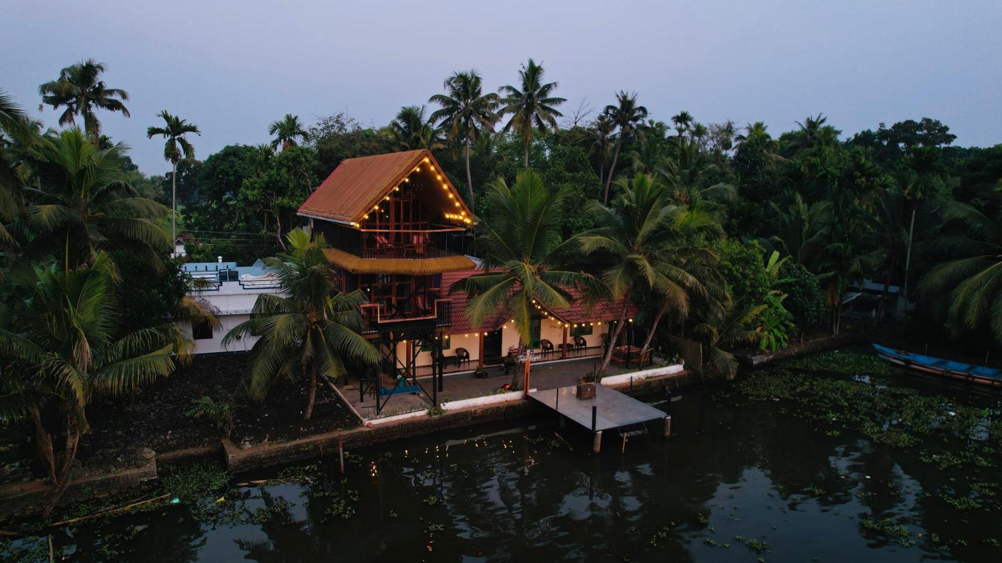 Tulsi Kayal Retreat Apartment Champakulam Exterior photo