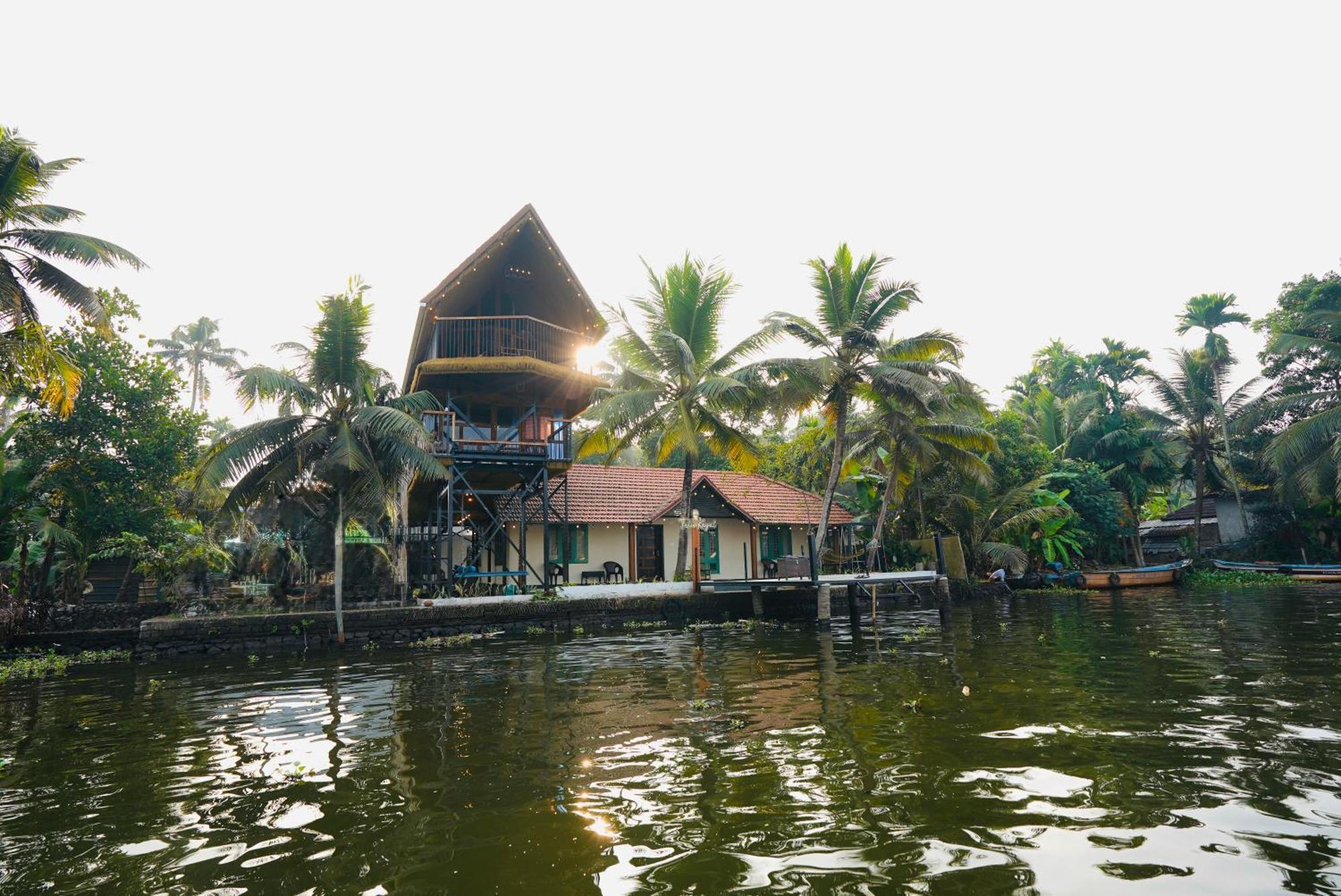 Tulsi Kayal Retreat Apartment Champakulam Exterior photo