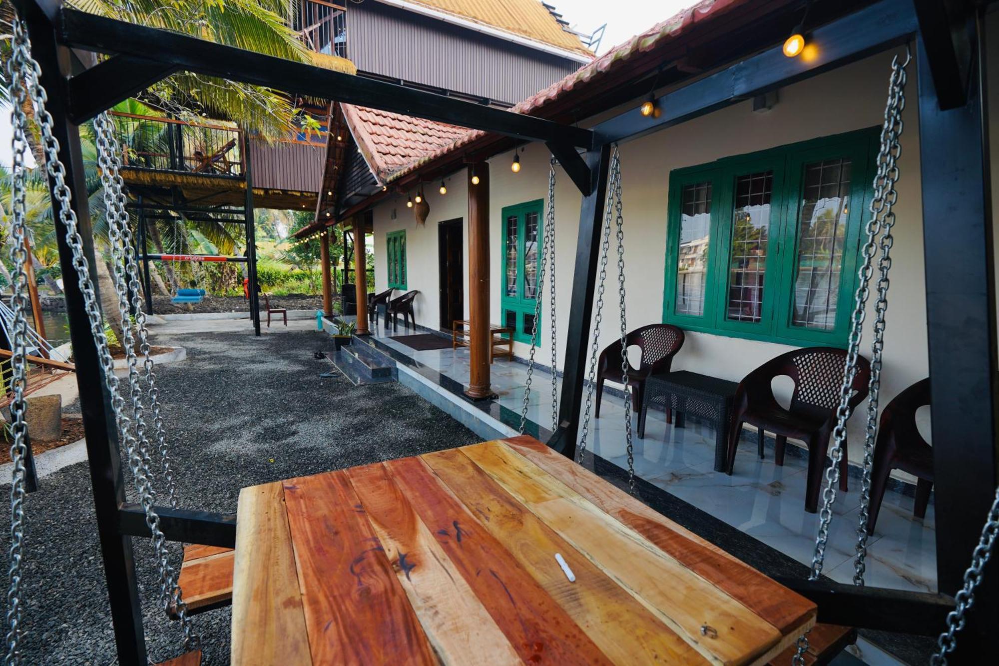 Tulsi Kayal Retreat Apartment Champakulam Exterior photo