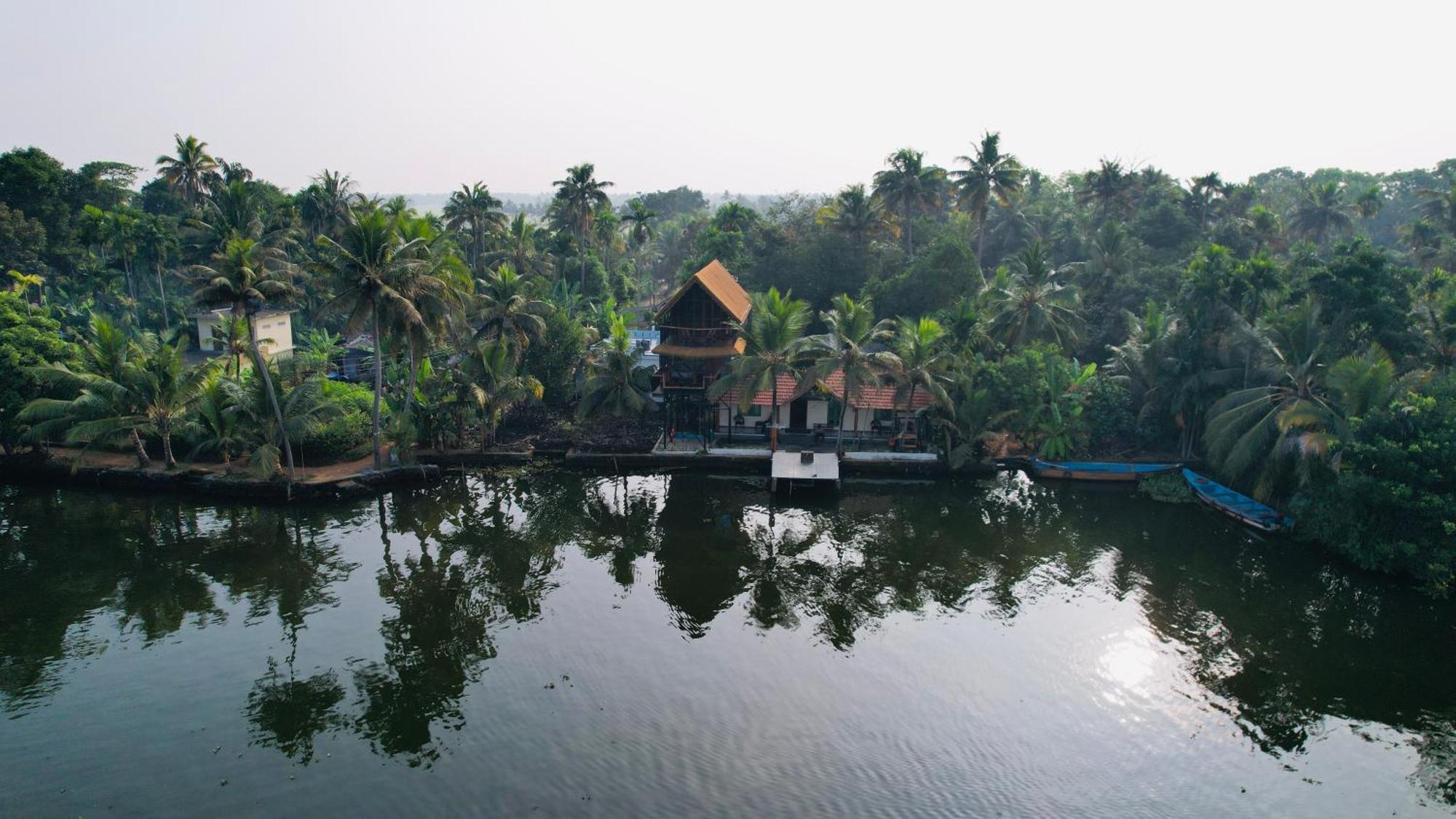 Tulsi Kayal Retreat Apartment Champakulam Exterior photo